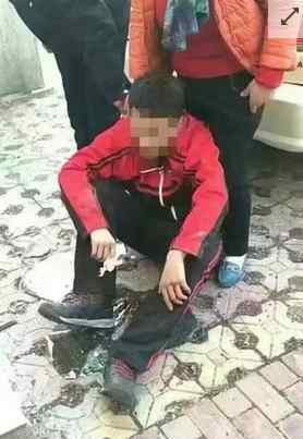 中學(xué)生12樓跳下 命不該絕 為什么這么想不開？