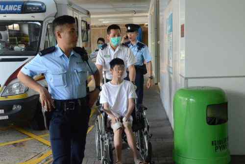 香港少年非禮繼母 警方將少年當(dāng)場(chǎng)拘捕