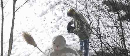 狗仔蹲兩小時(shí)卻只拍到王俊凱堆雪人 生圖可愛(ài)堪比大片