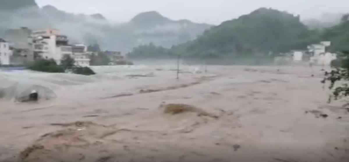 云南昭通多地遭遇暴雨山洪泥石流 轉(zhuǎn)移疏散群眾822人