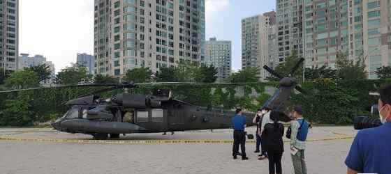 美軍飛機迫降韓國市區(qū)公園中，引發(fā)韓國民眾不滿