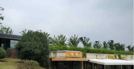 秦淮河大堤內(nèi)部被挖空建高檔餐廳 違建時(shí)間長(zhǎng)達(dá)6年