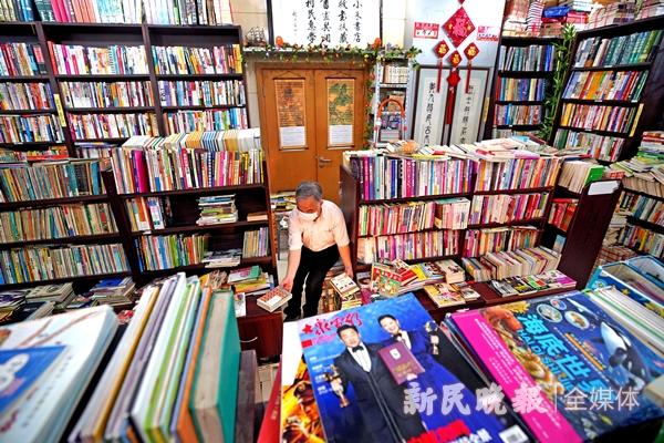 小朱書店 時間留給愛書人的禮物！這是小朱書店和“小朱”三代人的舊書故事