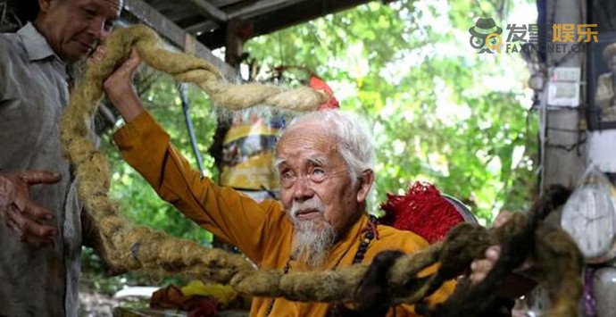 大爺 越南92歲大爺80年未剪頭發(fā) 多年不剪發(fā)原因獲子認同