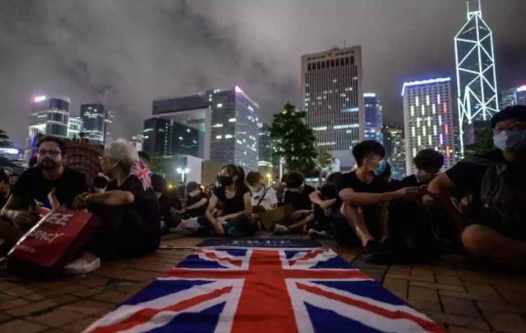 香港現(xiàn)在是什么情況 在香港舉著米字旗上街的人，知道英國現(xiàn)在什么情況嗎？