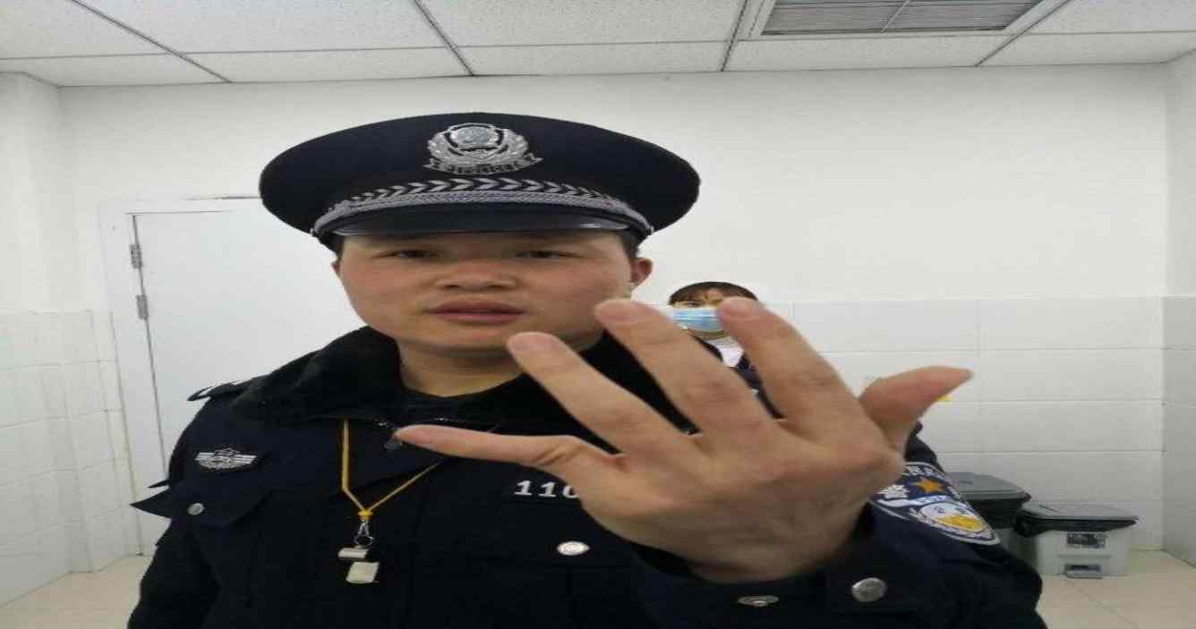 女子暴力抗拒警察執(zhí)法 竟掰折警察手指