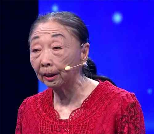 老妻少夫圖片 “老妻少夫”的愛情：27歲小伙不顧一切迎娶59歲老太，后來呢？