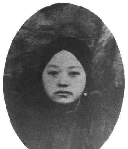 江冬秀 一個小腳村婦，憑啥讓胡適愛了45年，蔣介石也讓她，張愛玲贊她？