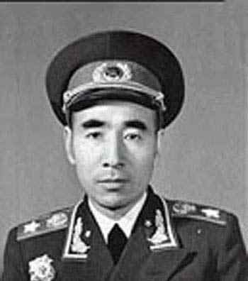 蔡鍔與朱德 中國(guó)近代20大軍事家排行：朱德排第一，蔣介石只能排末幾位