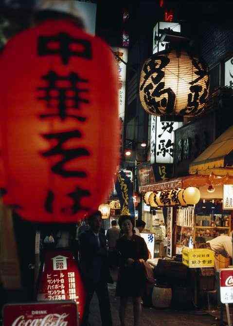 1972年夜色下的東京 豐富多彩的夜生活