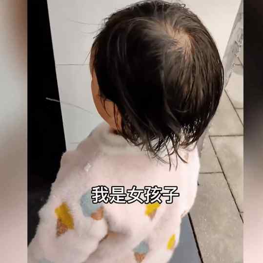 2歲女兒不肯跟爸爸進男廁 爸爸帶女寶寶出門怎么上廁所