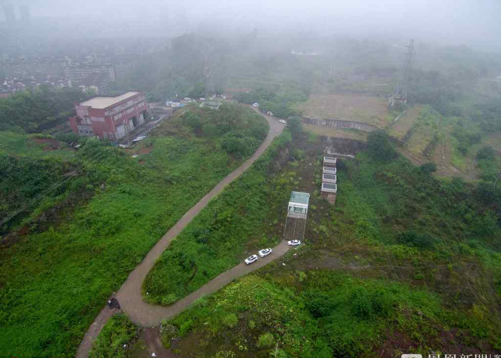 重慶主城最荒涼地鐵站丹鶴站 重慶山城主城區(qū)最荒涼的車(chē)站