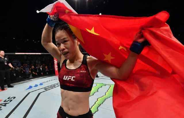 中國猛女42秒暴力KO對手奪冠 張偉麗獲亞洲首個UFC女子世界冠軍