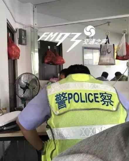 深圳交警上班時間吃早飯被舉報(bào)官方回應(yīng)來了