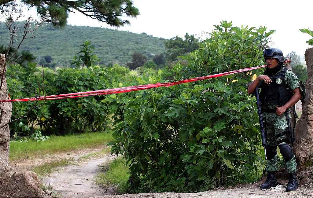 30米老井挖掘出75具人體遺骸