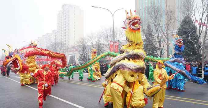 元宵節(jié)舞獅子 北京延慶40檔花會(huì)隊(duì)伍鬧元宵 舞龍舞獅等非遺項(xiàng)目盛裝亮相