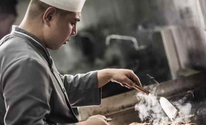 東北一哥 將軍牛排創(chuàng)始人楊學(xué)東：“東北韓餐一哥”火爆17年的秘密