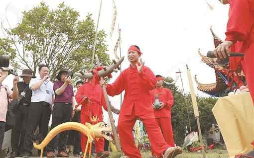 它從汨羅江 一江千古屬斯人