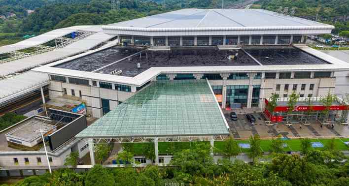 岳陽東站 武廣高鐵岳陽東站再升級 風雨連廊為旅客遮陽避雨