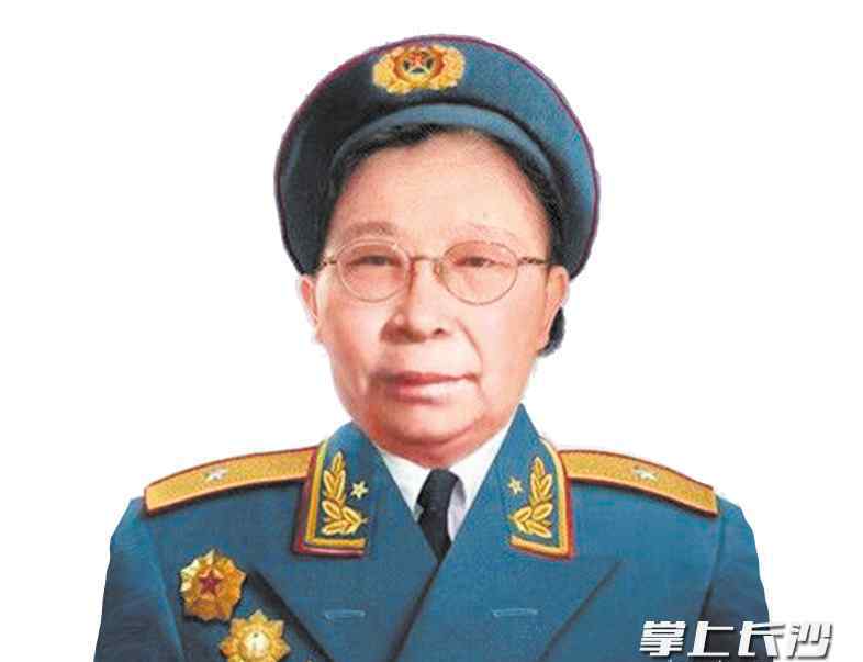 長征路上為何搞賀子珍 長征路上有兩位長沙女將 一人成共和國首位女將軍