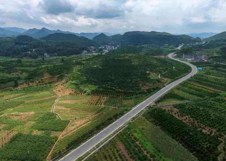 湖南自駕游 湖南十大最美自駕公路，宛如畫中游，約上親友兜風去！