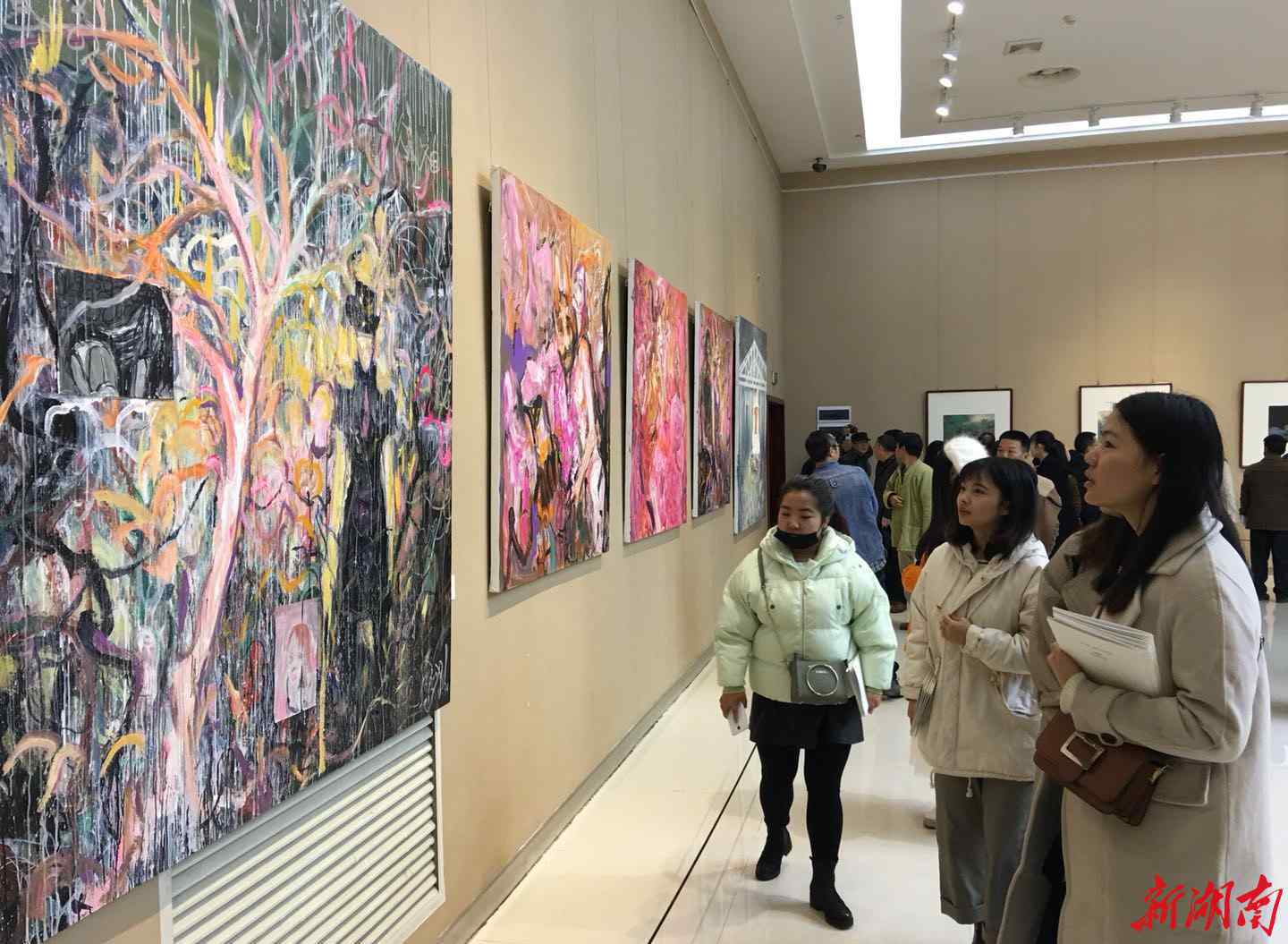 王嬌陽 格物志畫展亮相 岳陽5位新銳畫家共創(chuàng)“新境界”