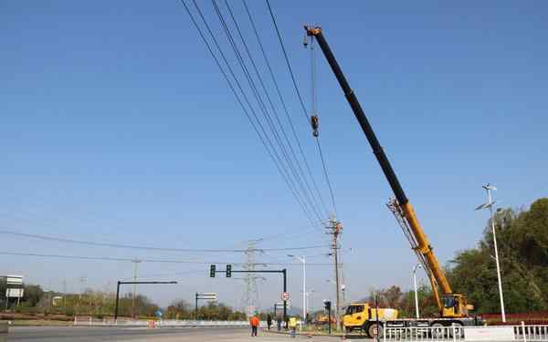 何伊娜 致敬勞動者 建功新時代——有電百年 點亮舟山