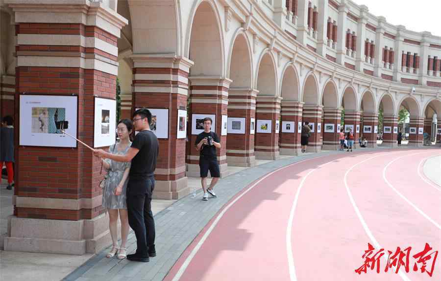 唐俊 湖南日報(bào)記者唐俊作品參展2018天津五大道國際攝影雙年展