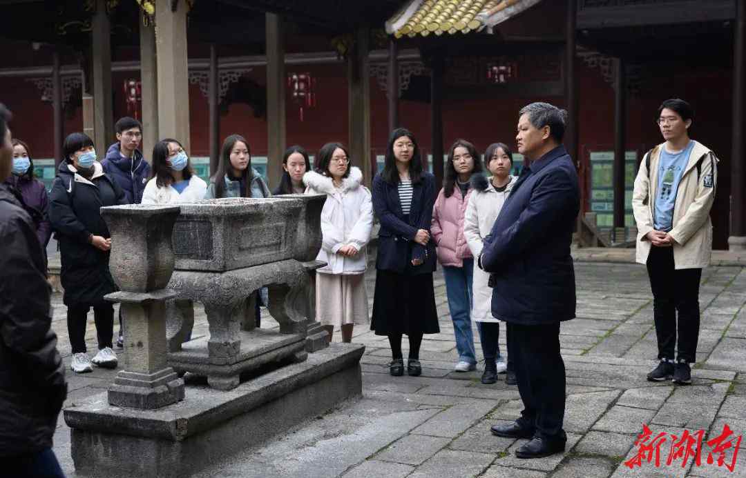 瀏陽一中 清華大學(xué)第23屆研究生支教團來瀏陽一中開展社會實踐活動