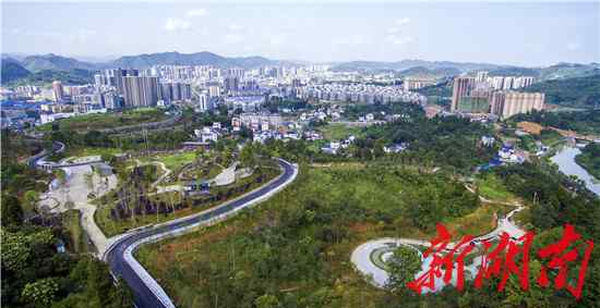 吉首一中 一座“啞鈴”城市的精彩蝶變——吉首市“四大工程”建設助力邁入“大城時代”