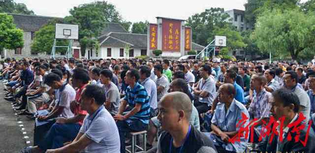 懷化安江洪水小孩 9月3日，安江農(nóng)校發(fā)生大事，515人聚集于此