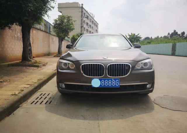 bmw760li 路上經(jīng)常見寶馬730Li，卻很少見寶馬760Li，為什么？