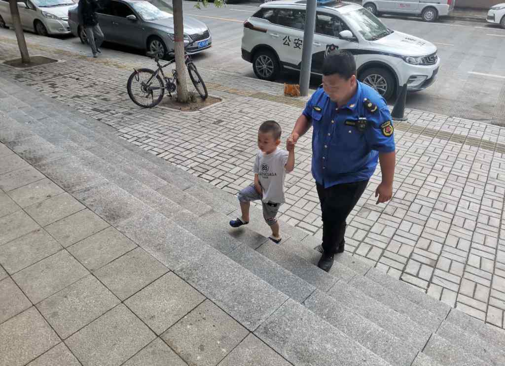 城管好人好事 寶雞金臺(tái)區(qū)城市管理執(zhí)法局： 人民城管為人民 好人好事在身邊