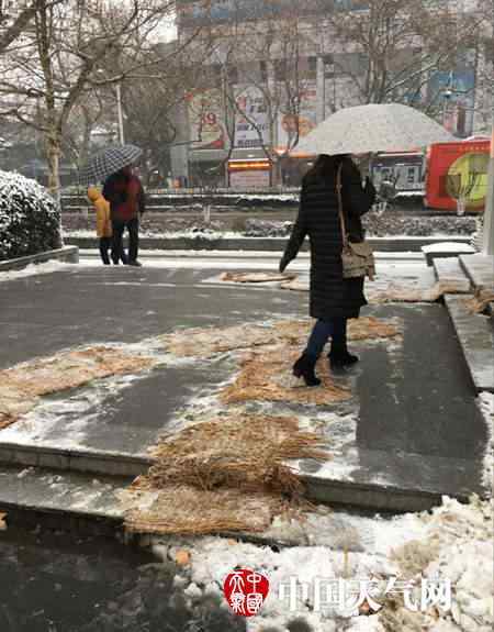 南京大雪 南京迎來2018年的第二場雪 大雪中的南京人