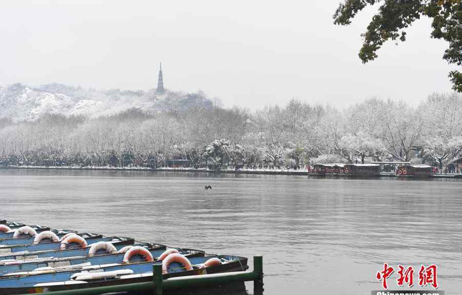 西湖雪景 浙江杭州迎大雪 西湖景區(qū)美如畫