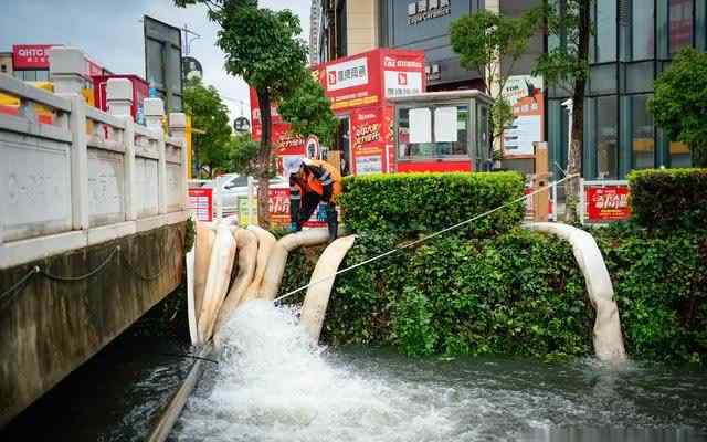 昆明淹水 一夜暴雨，昆明淹水最深50厘米，多地?cái)嘟?></a></li><li><a href=