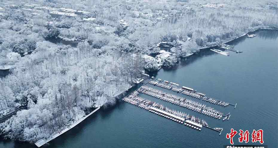 西湖雪景 浙江杭州迎大雪 西湖景區(qū)美如畫