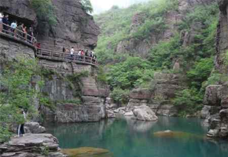 中國(guó)郭亮隧道 中國(guó)最危險(xiǎn)的村莊 郭亮村旅游有著震驚世界的隧道