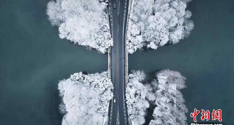 西湖雪景 浙江杭州迎大雪 西湖景區(qū)美如畫