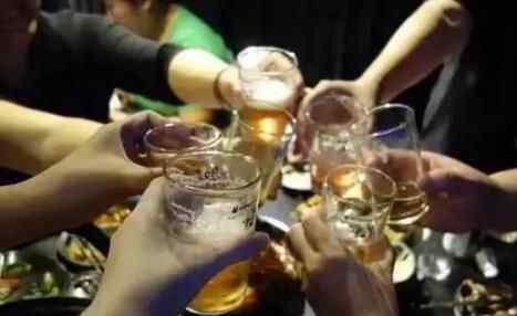 女子飲酒游泳溺亡 究竟是怎么回事？