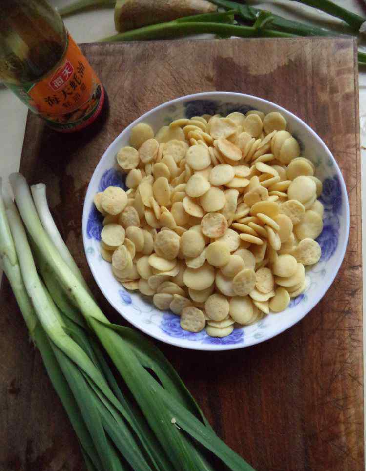 豆餅的做法 蒜苗炒豆餅做法和配方 蒜苗炒豆餅配方與做法