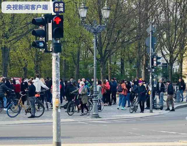 德國“五一”多地示威 柏林出動5000警力！