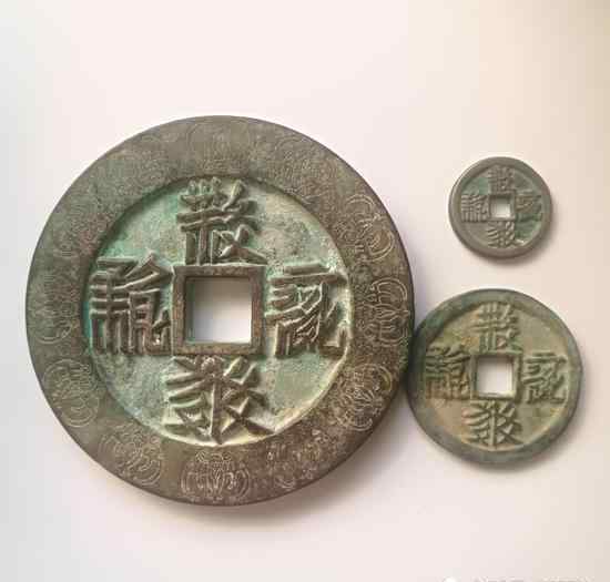 古代一文錢是現(xiàn)在多少錢 古代一文錢，一兩銀子，能換成多少RMB