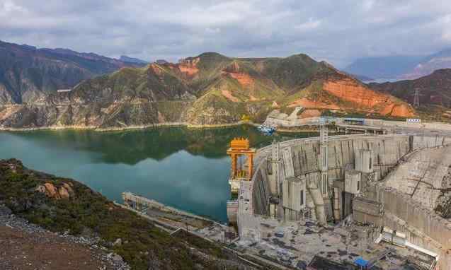 黃河水電 中國(guó)西北地區(qū)最大的水電站，西北電網(wǎng)主要電源之一，位于黃河流域