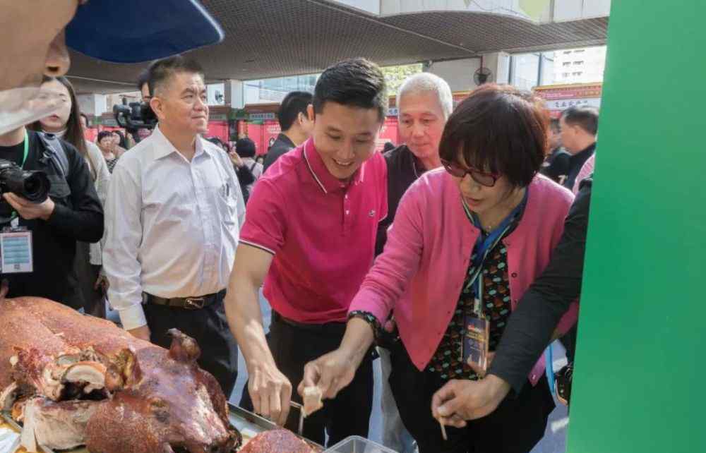 惠州美食節(jié) 第一天就被擠爆，惠州這個(gè)美食節(jié)實(shí)在是太火了！