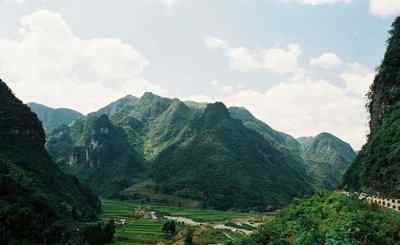 遷都重慶 抗戰(zhàn)時(shí)期民國(guó)政府遷都，最終決定到重慶，為什么不選擇成都？