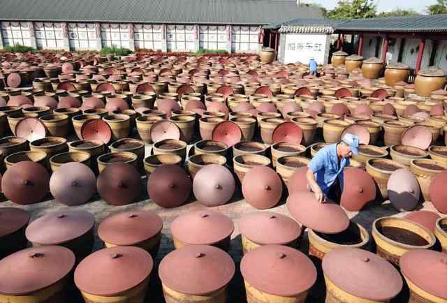 郫縣美食 四川郫縣：300年來，每一顆“發(fā)霉”的蠶豆，都成了他們舌尖的美味