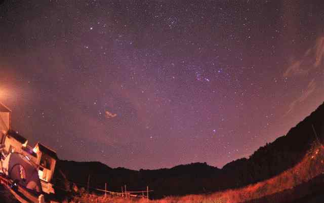 2019年極大流星雨 來咯 2019年最后一場大規(guī)模流星雨——雙子座流星雨來了