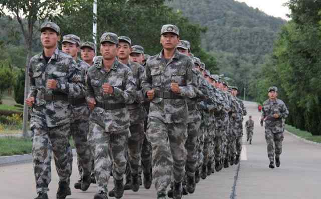 軍人三公里跑步技巧 為什么軍人寧愿跑三公里也不愿跑五公里？說(shuō)出來(lái)你可能不信，三公里其實(shí)更累