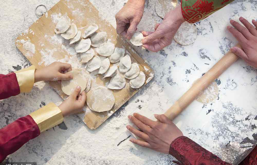 土豆淀粉做水晶餃子 水晶餃子好吃不會(huì)做？試試婆婆用了十幾年的配方，個(gè)個(gè)晶瑩剔透